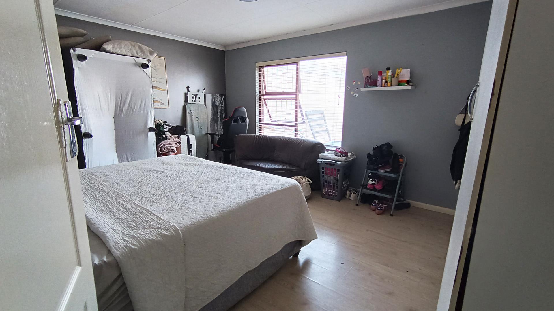 Bed Room 2 - 22 square meters of property in Summer Greens