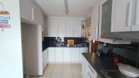 Kitchen - 16 square meters of property in Summer Greens