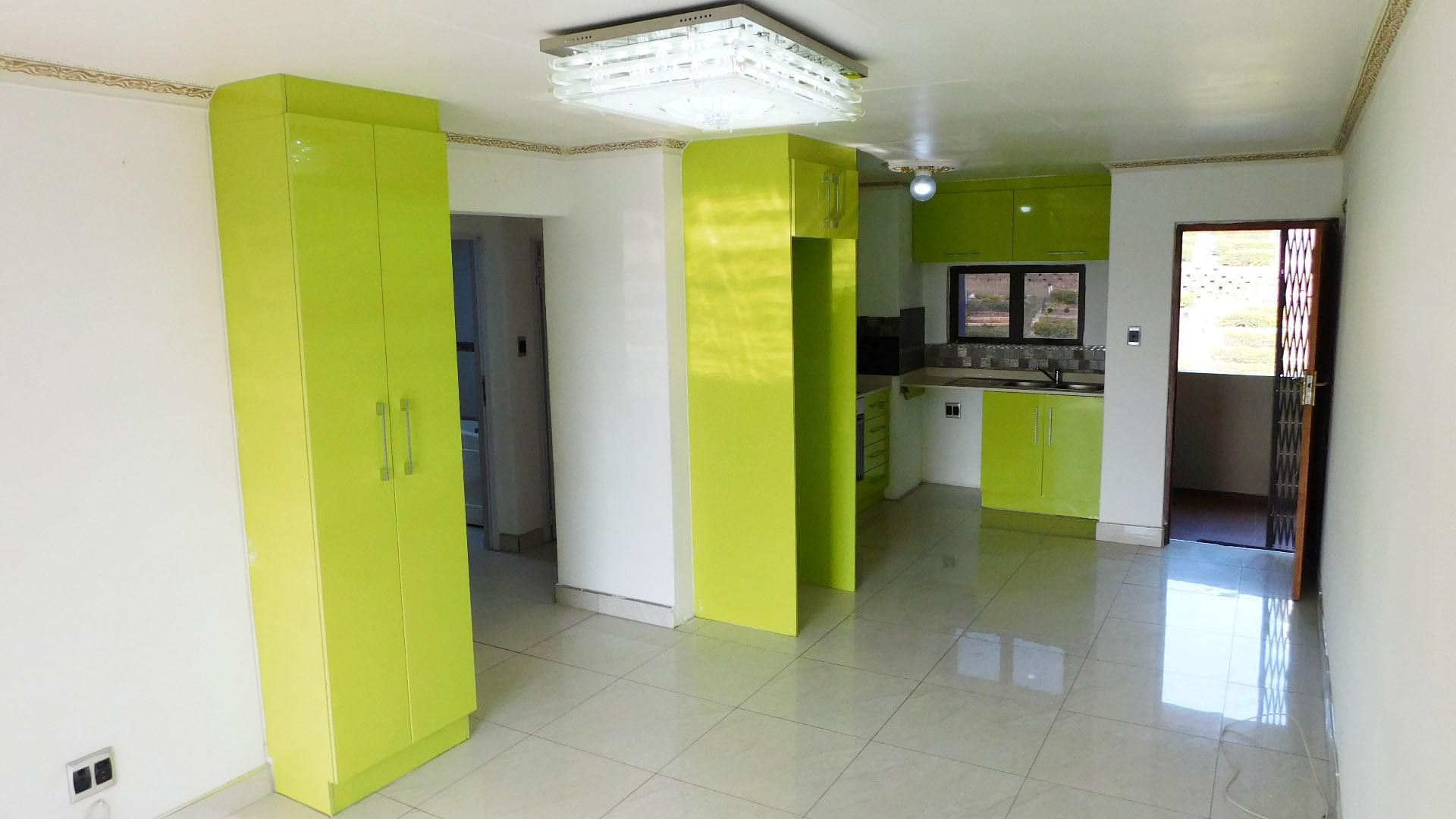 Lounges - 12 square meters of property in Sherwood