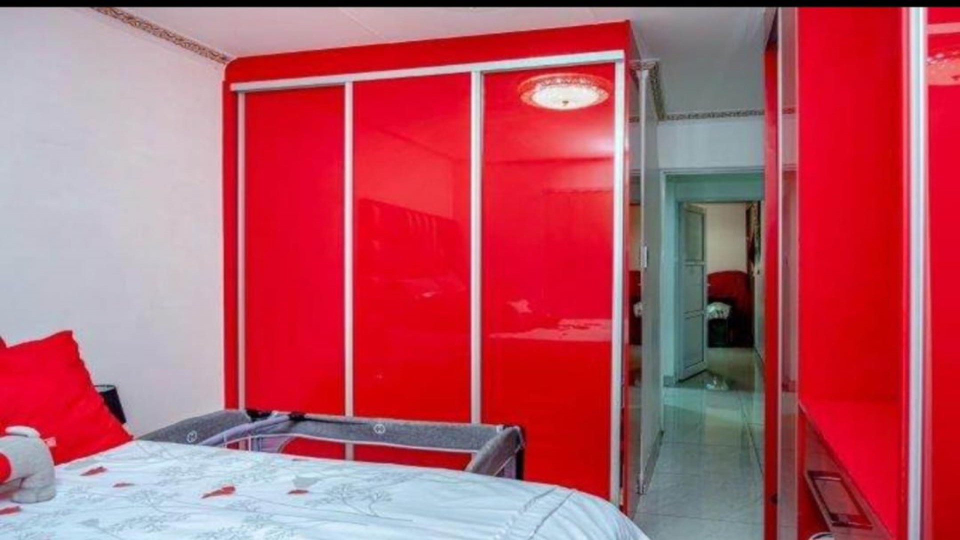 Bed Room 1 - 12 square meters of property in Durban Central