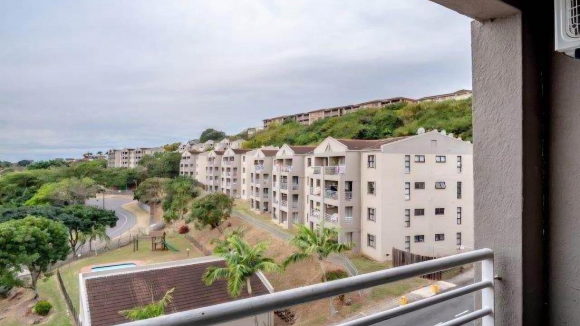 Balcony - 6 square meters of property in Durban Central