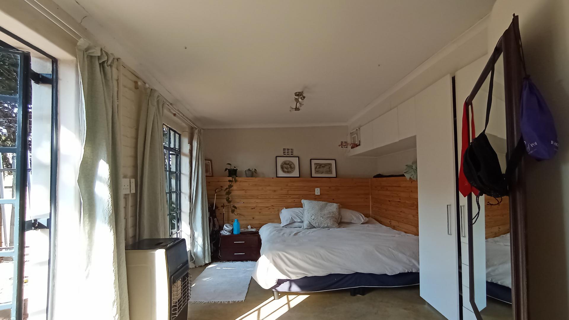 Bed Room 1 - 49 square meters of property in Melville