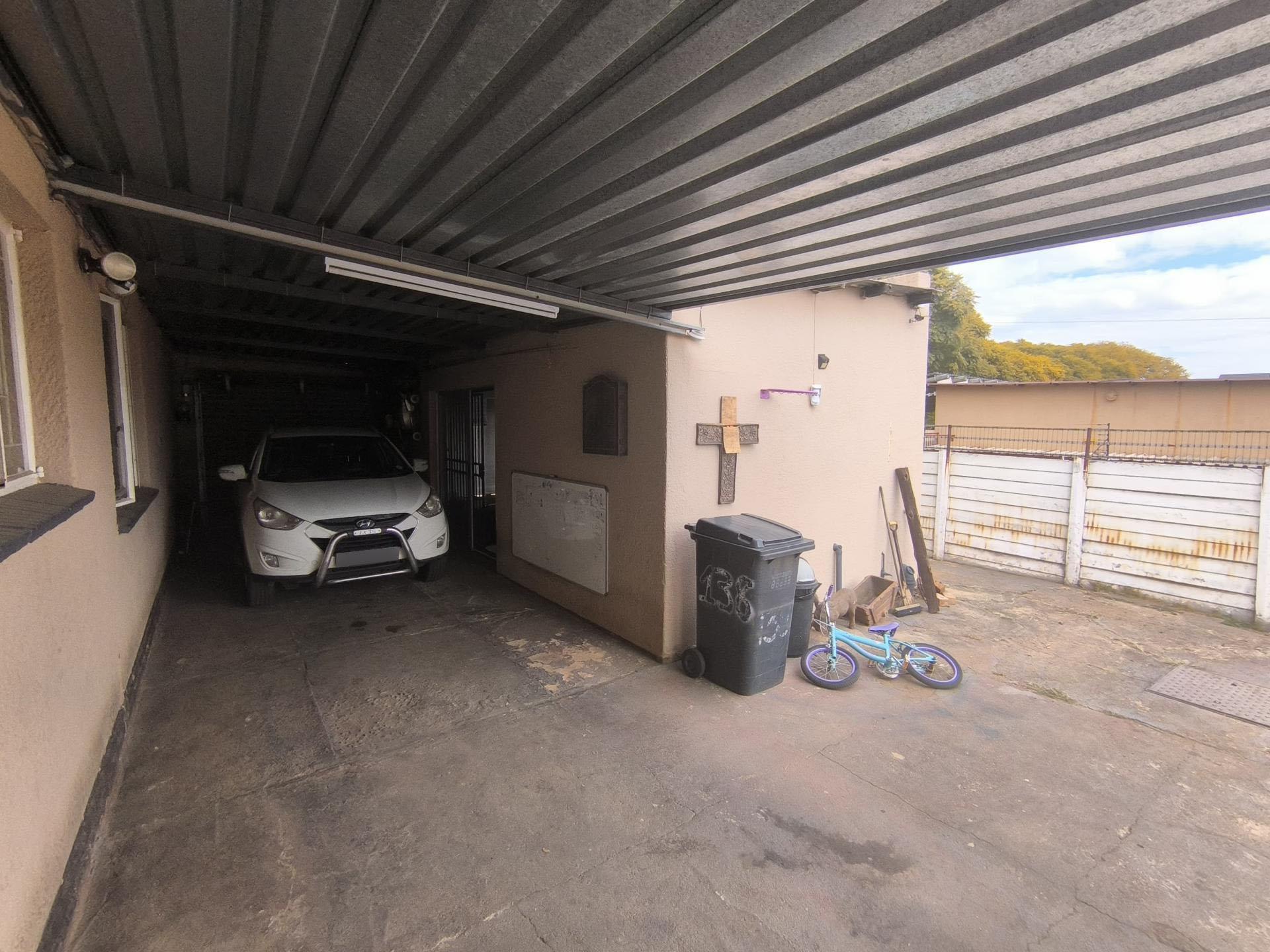 Carport  of property in Krugersdorp