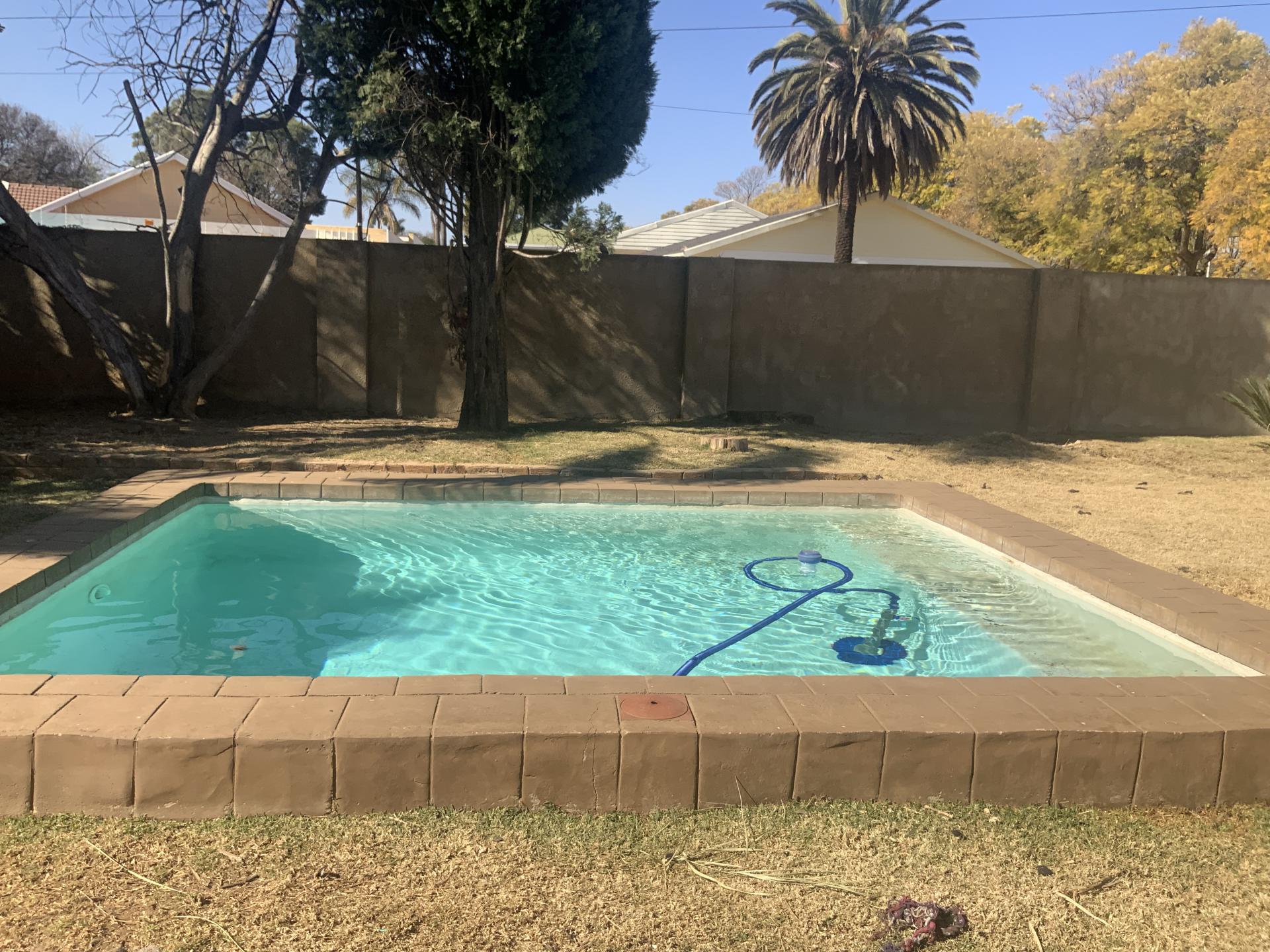 Swimming Pool of property in Krugersdorp