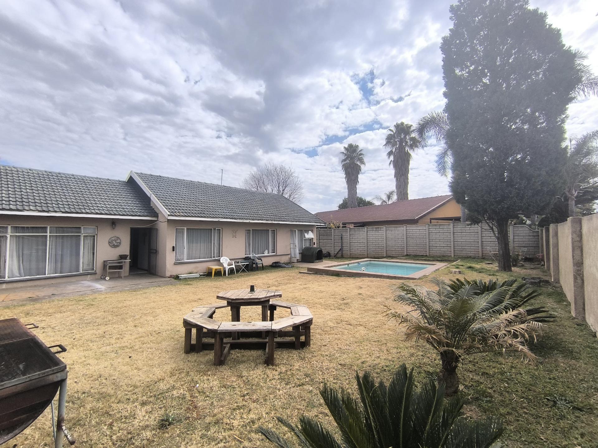 Backyard of property in Krugersdorp