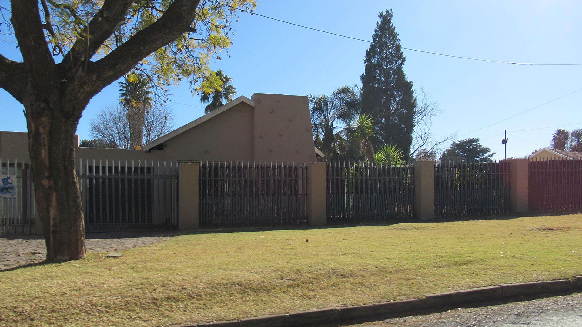 Front View of property in Krugersdorp