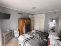 Main Bedroom of property in Krugersdorp