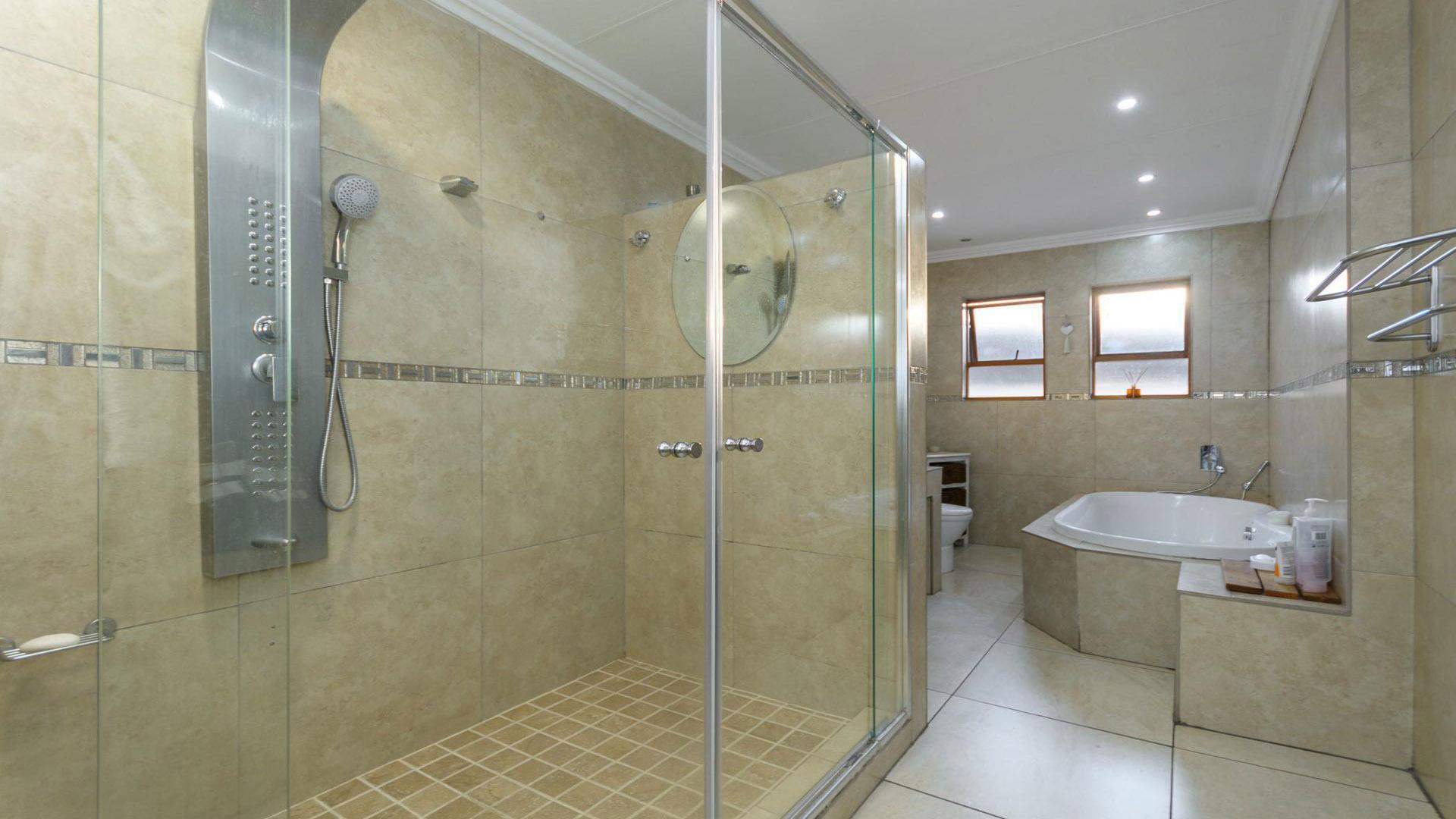 Bathroom 2 of property in Esther Park