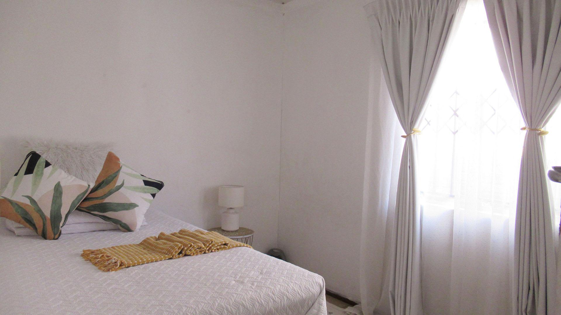 Bed Room 1 - 9 square meters of property in Zandspruit