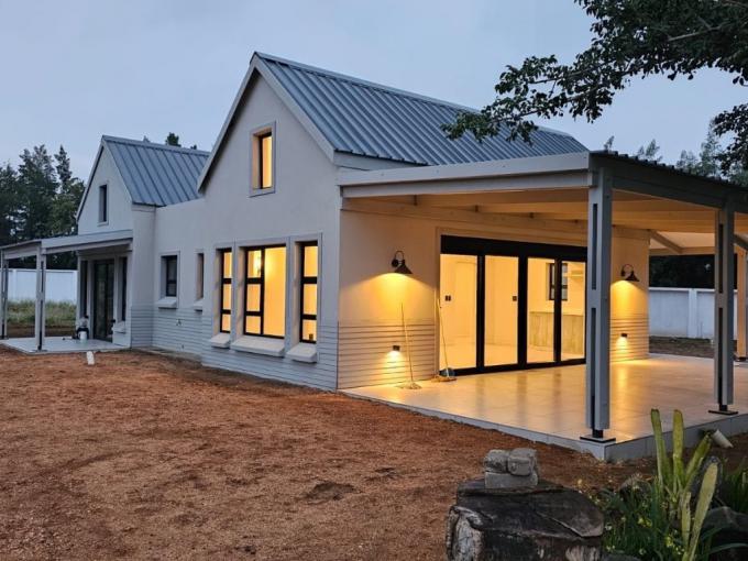 3 Bedroom Simplex for Sale For Sale in Hoedspruit - MR639724