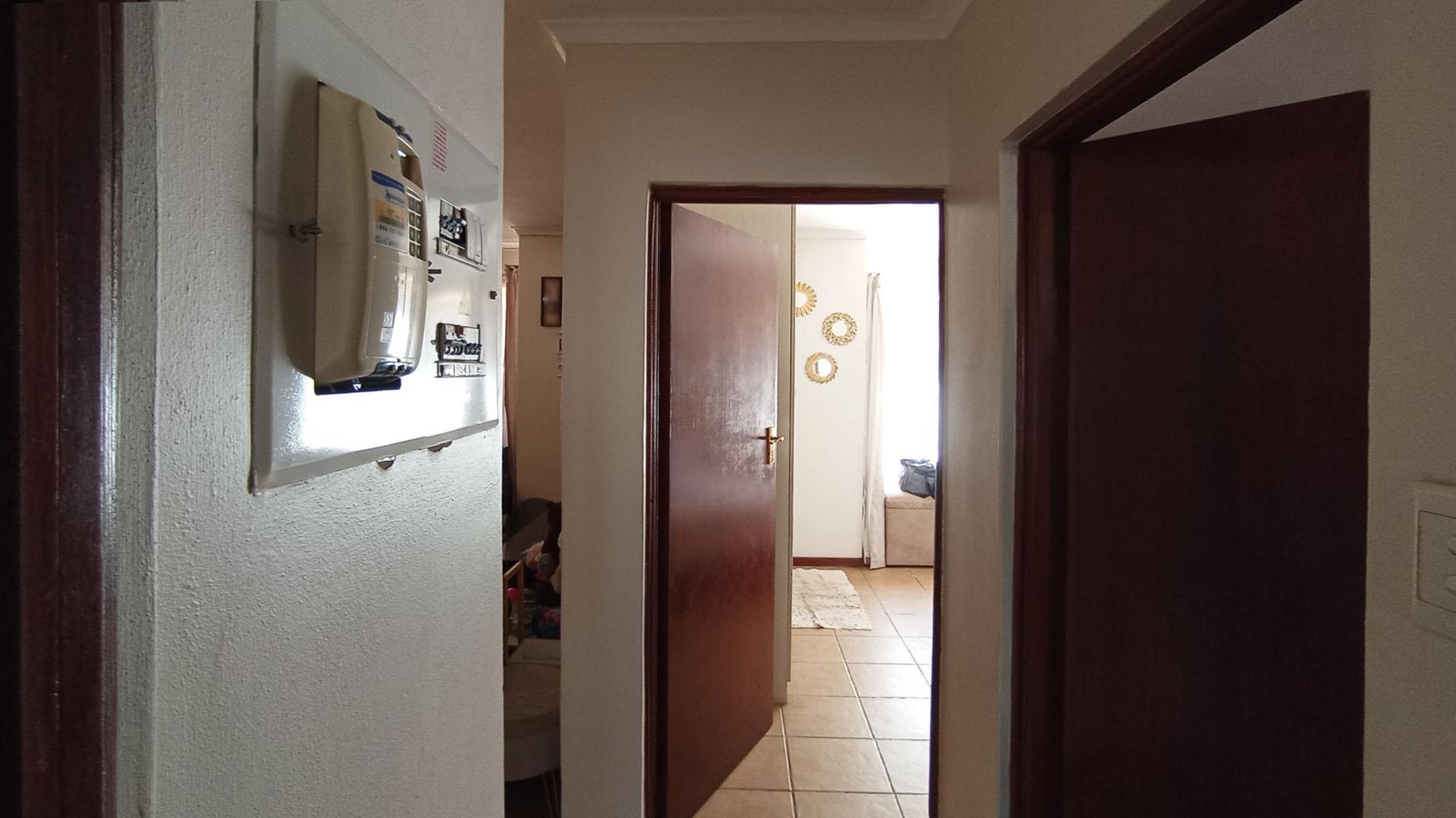 Spaces - 2 square meters of property in Montana Tuine