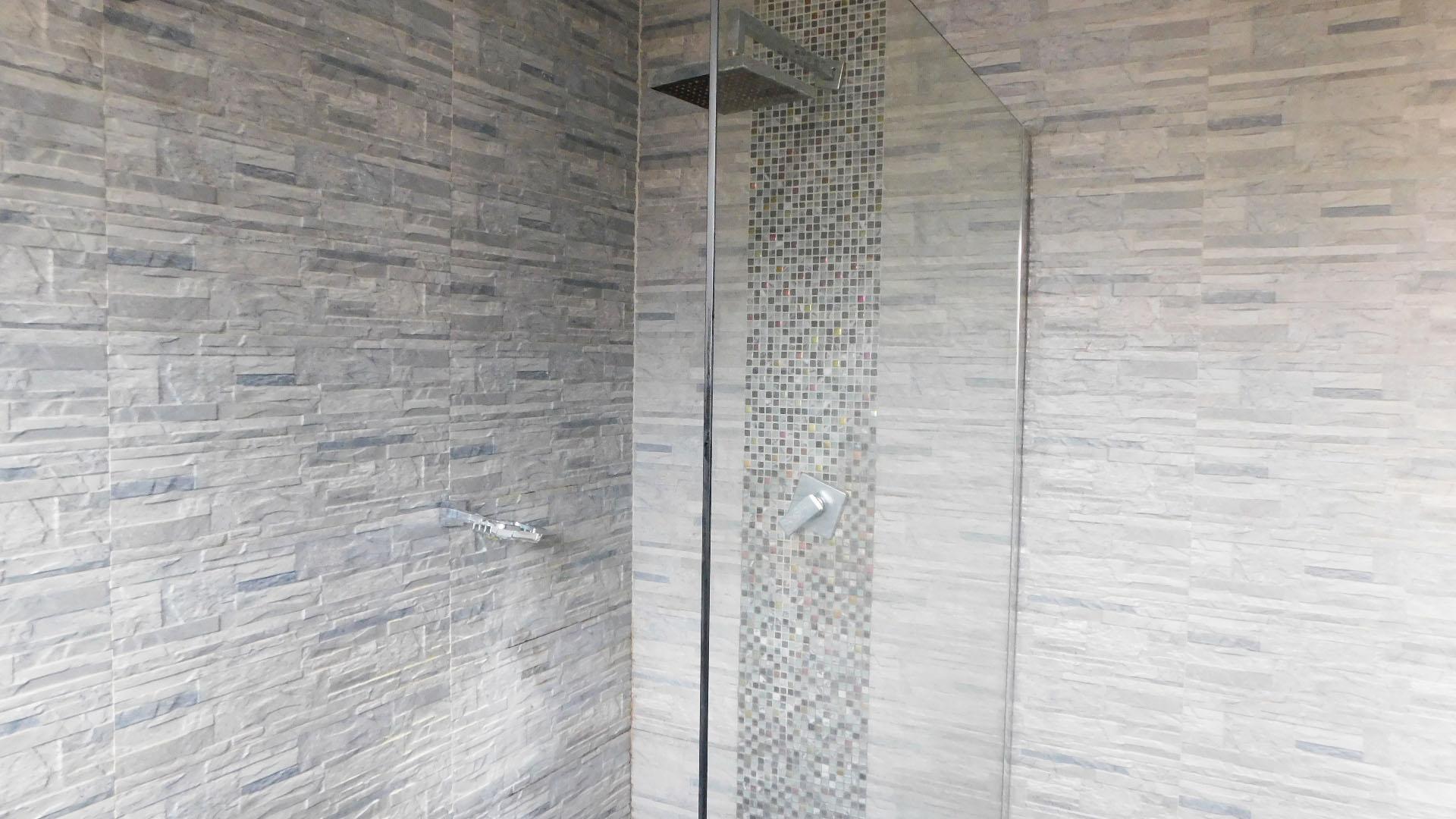 Bathroom 1 - 4 square meters of property in Sea Park