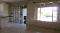 Lounges - 16 square meters of property in Wilgeheuwel 