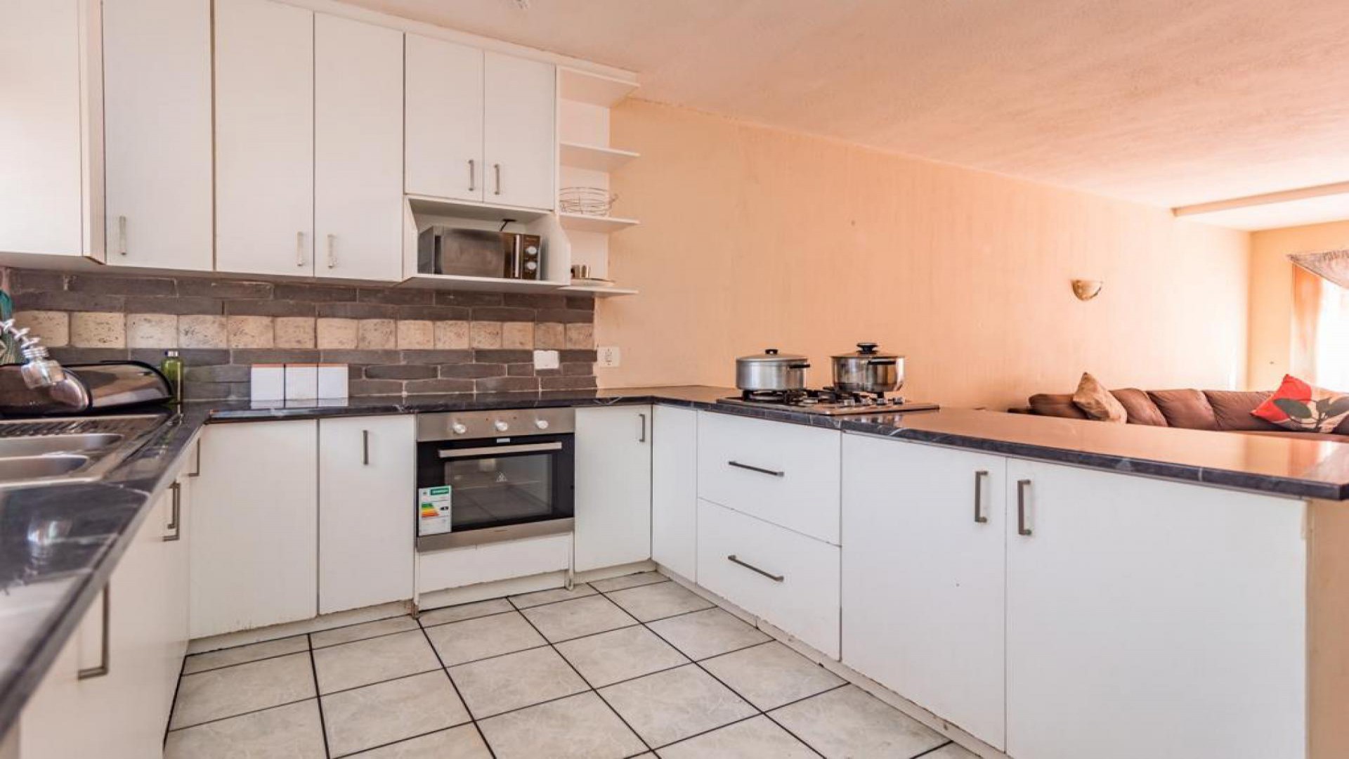 Kitchen - 11 square meters of property in Florida
