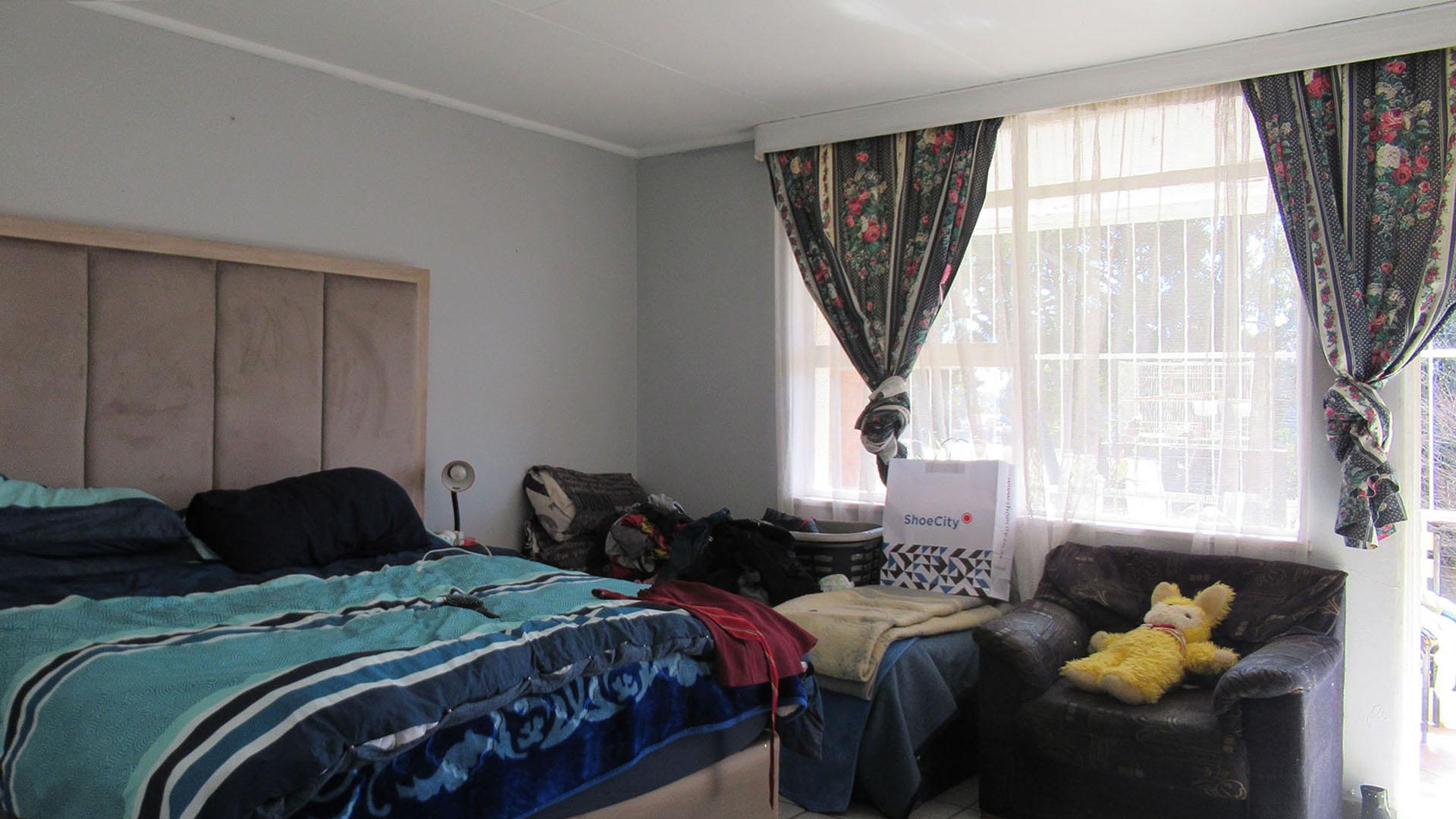 Bed Room 2 - 17 square meters of property in Greenhills