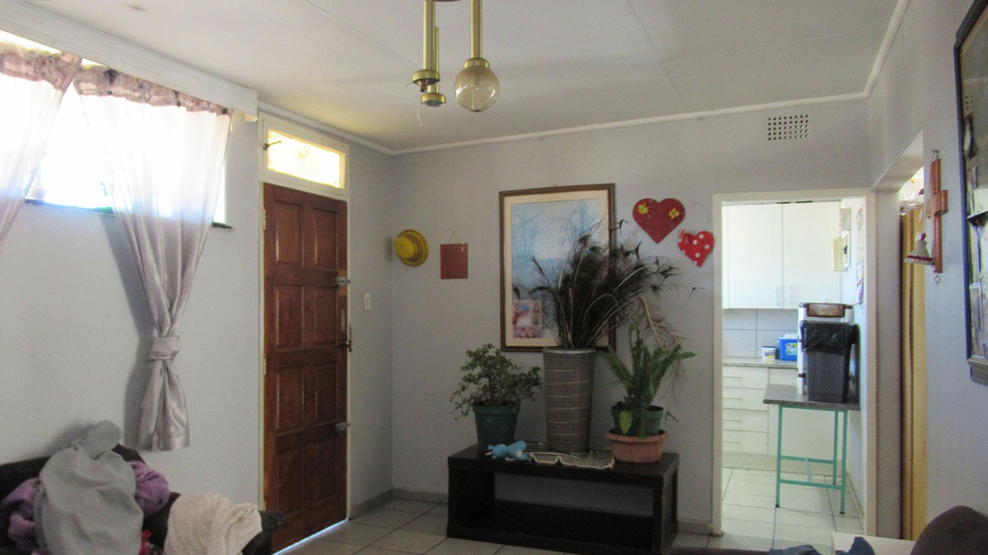 Dining Room - 15 square meters of property in Greenhills