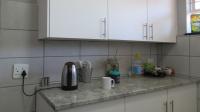 Kitchen - 9 square meters of property in Greenhills