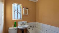 Bathroom 1 - 4 square meters of property in Windmill Park