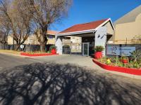3 Bedroom 1 Bathroom Flat/Apartment for Sale for sale in Verwoerdpark