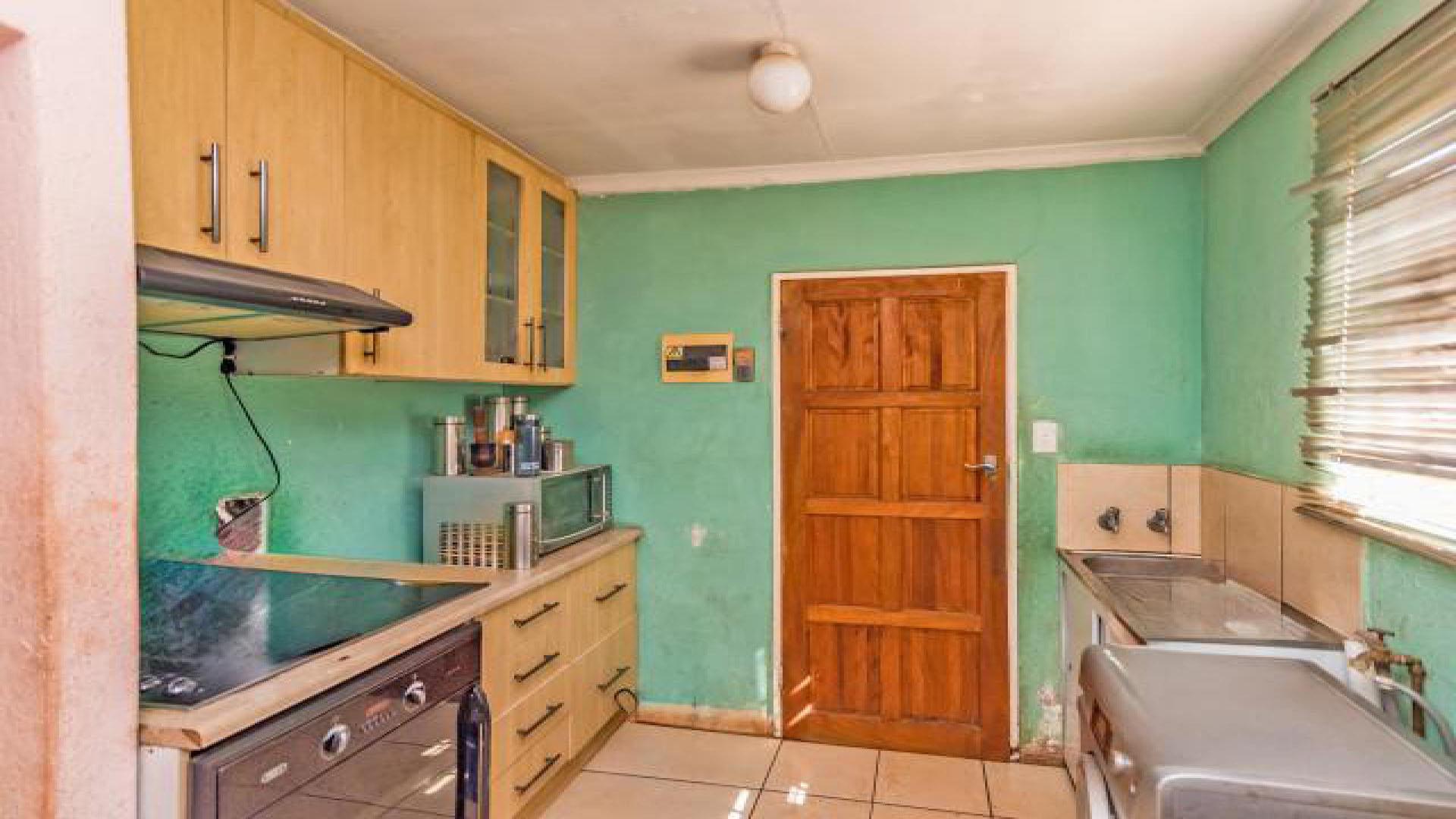 Kitchen of property in Protea Glen