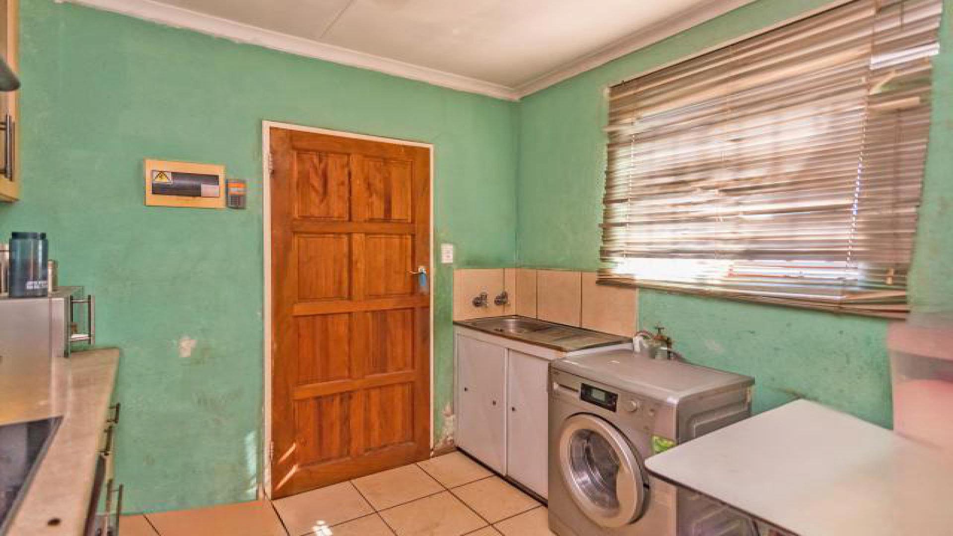 Kitchen of property in Protea Glen