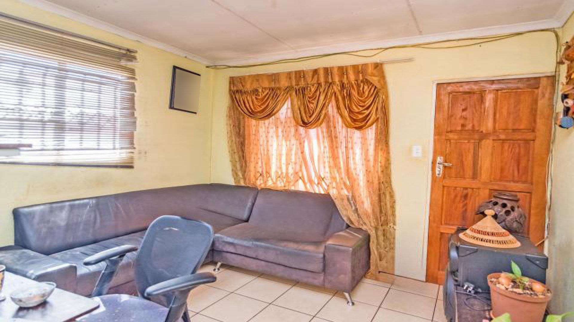 Lounges of property in Protea Glen