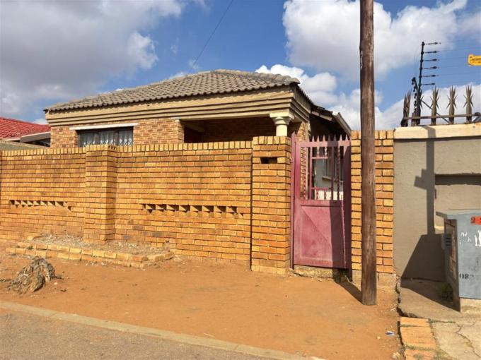 Standard Bank SIE Sale In Execution 3 Bedroom House for Sale in Meadowlands - MR640356