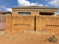 Front View of property in Meadowlands