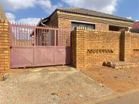 Front View of property in Meadowlands