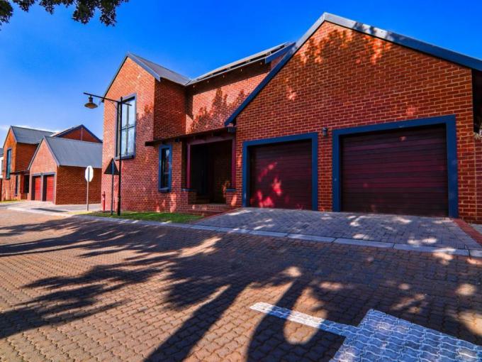 3 Bedroom Duplex to Rent in Heritage Hill - Property to rent - MR640436