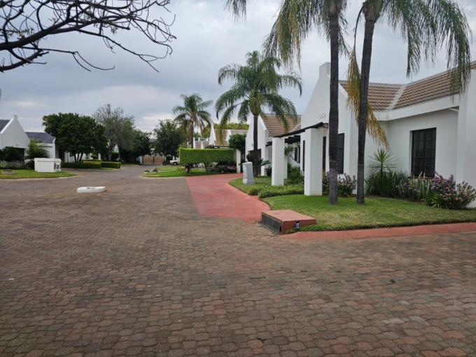 4 Bedroom Simplex for Sale For Sale in Protea Park Remove - MR640511