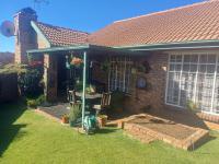 3 Bedroom 2 Bathroom Simplex for Sale for sale in Castleview