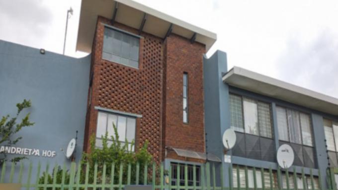 SA Home Loans Sale in Execution 1 Bedroom Sectional Title for Sale in Mindalore - MR640929