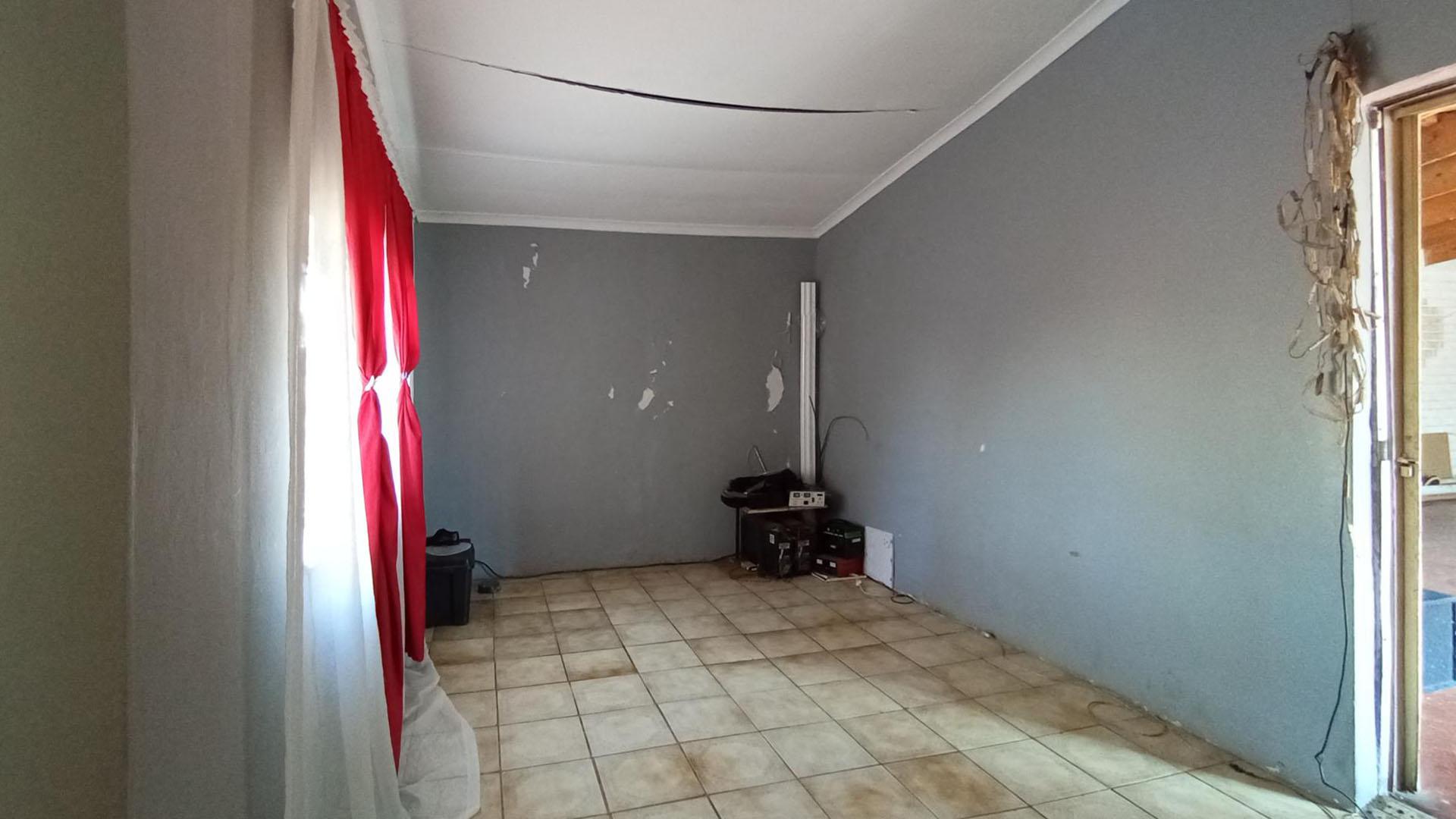 Dining Room - 20 square meters of property in Eersterust