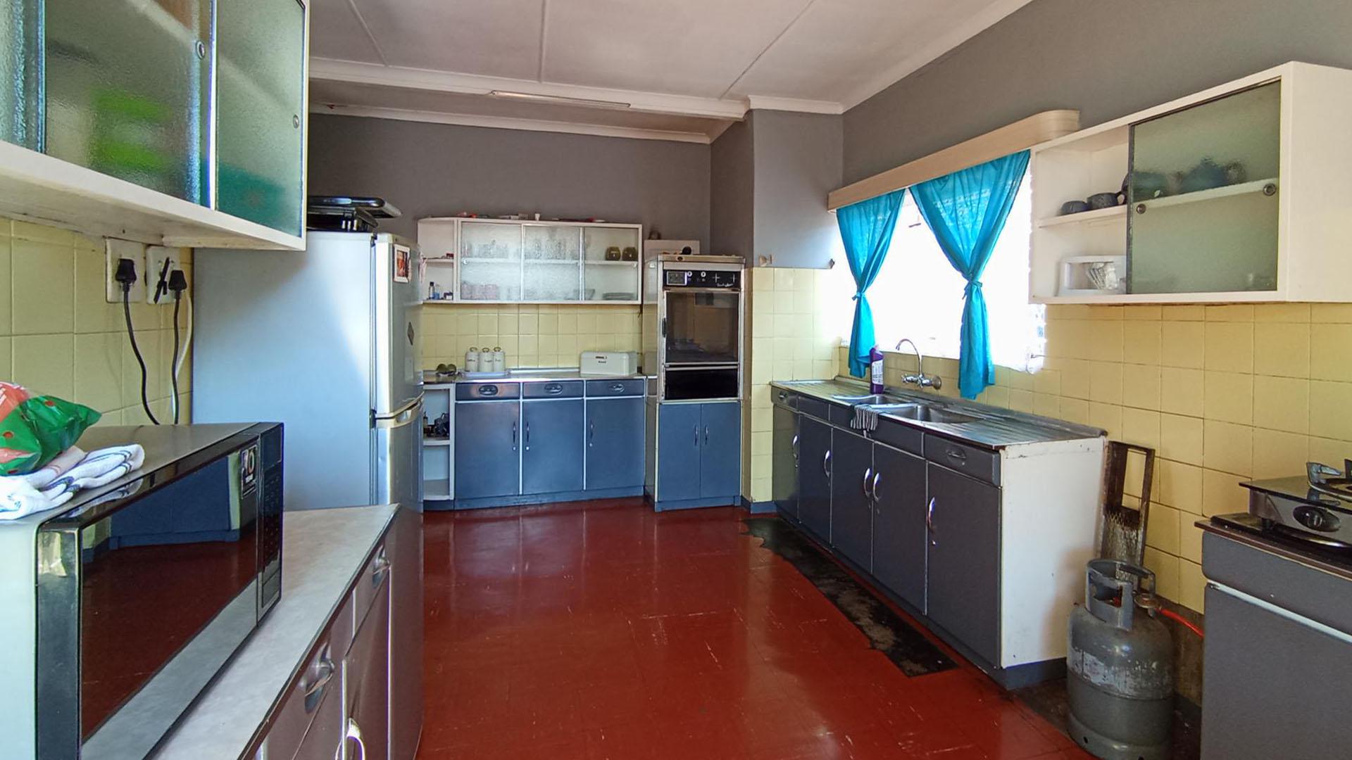 Kitchen - 22 square meters of property in Eersterust