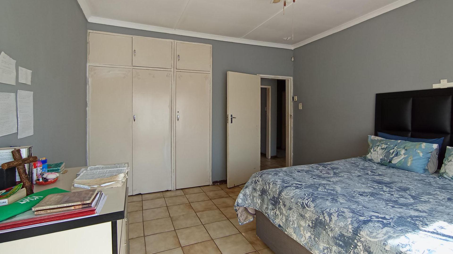 Bed Room 2 - 19 square meters of property in Eersterust