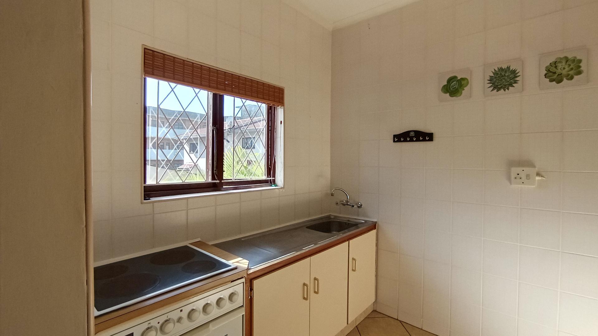 Kitchen - 8 square meters of property in St Micheals on Sea