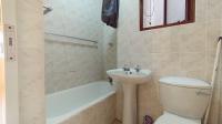 Bathroom 1 - 3 square meters of property in St Micheals on Sea