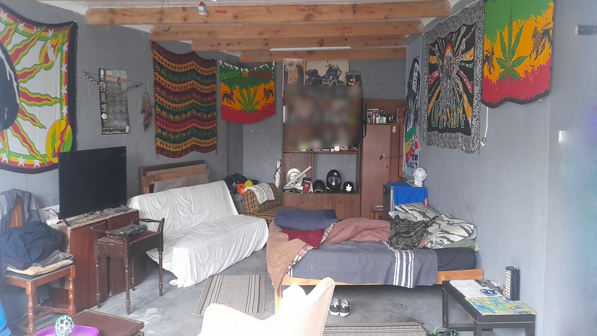 Spaces of property in Retreat