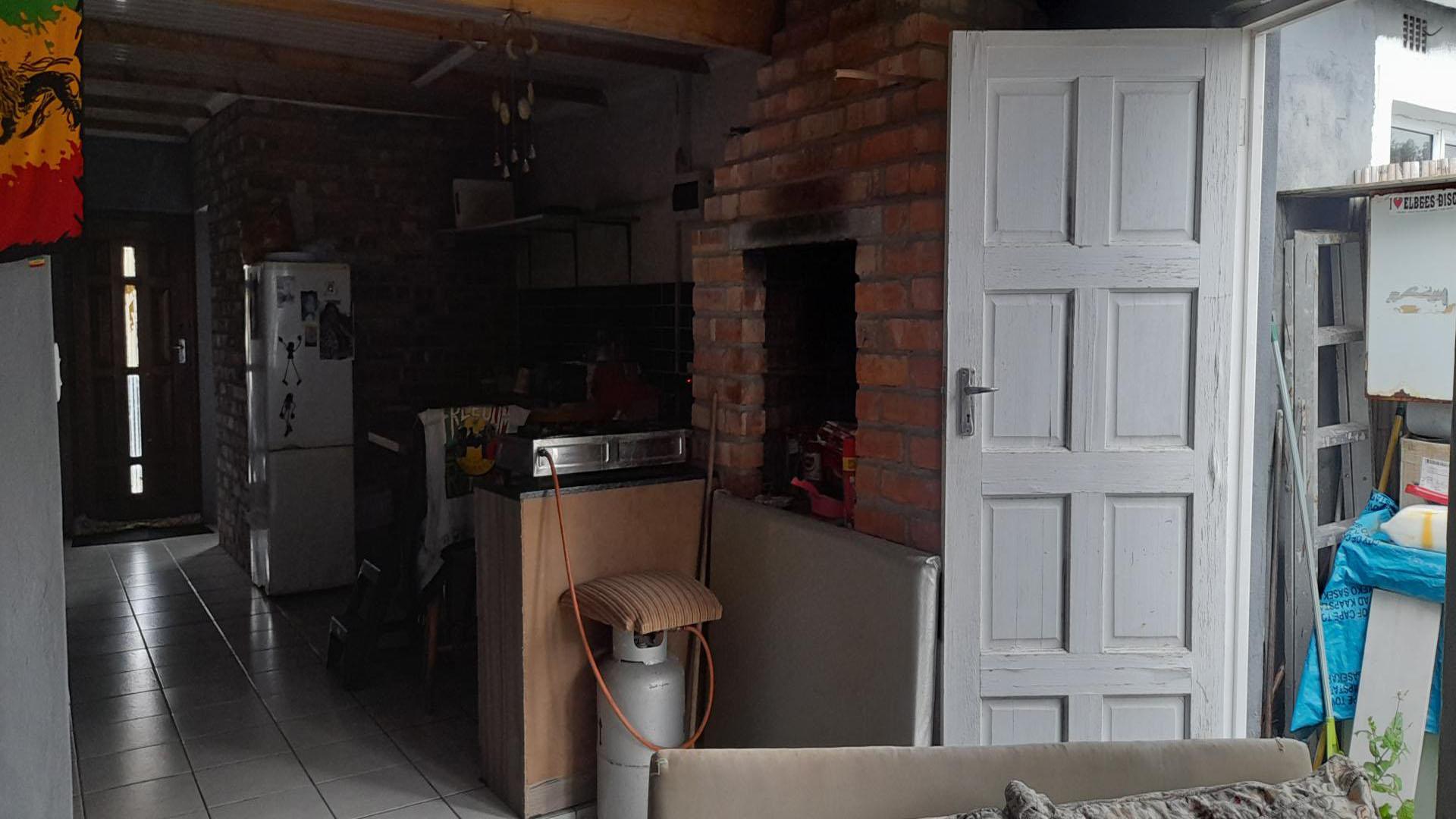 Spaces of property in Retreat