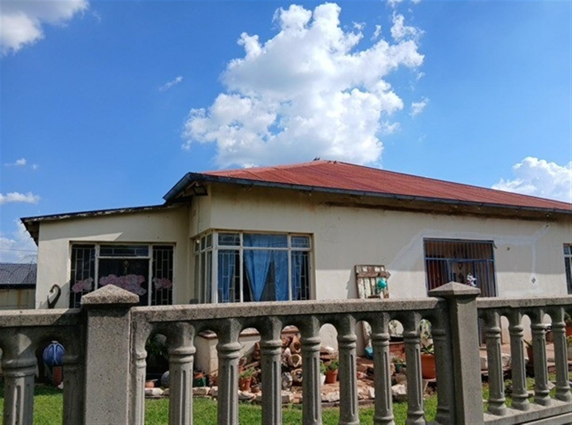 Front View of property in Brakpan