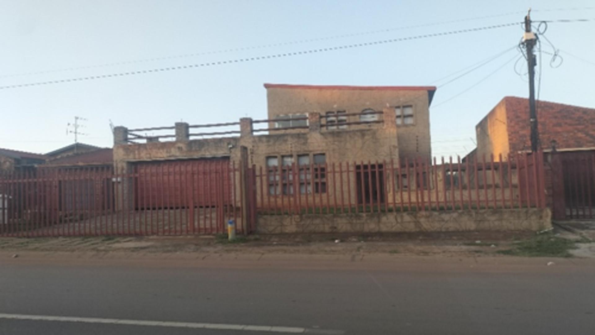 Front View of property in Lenasia South