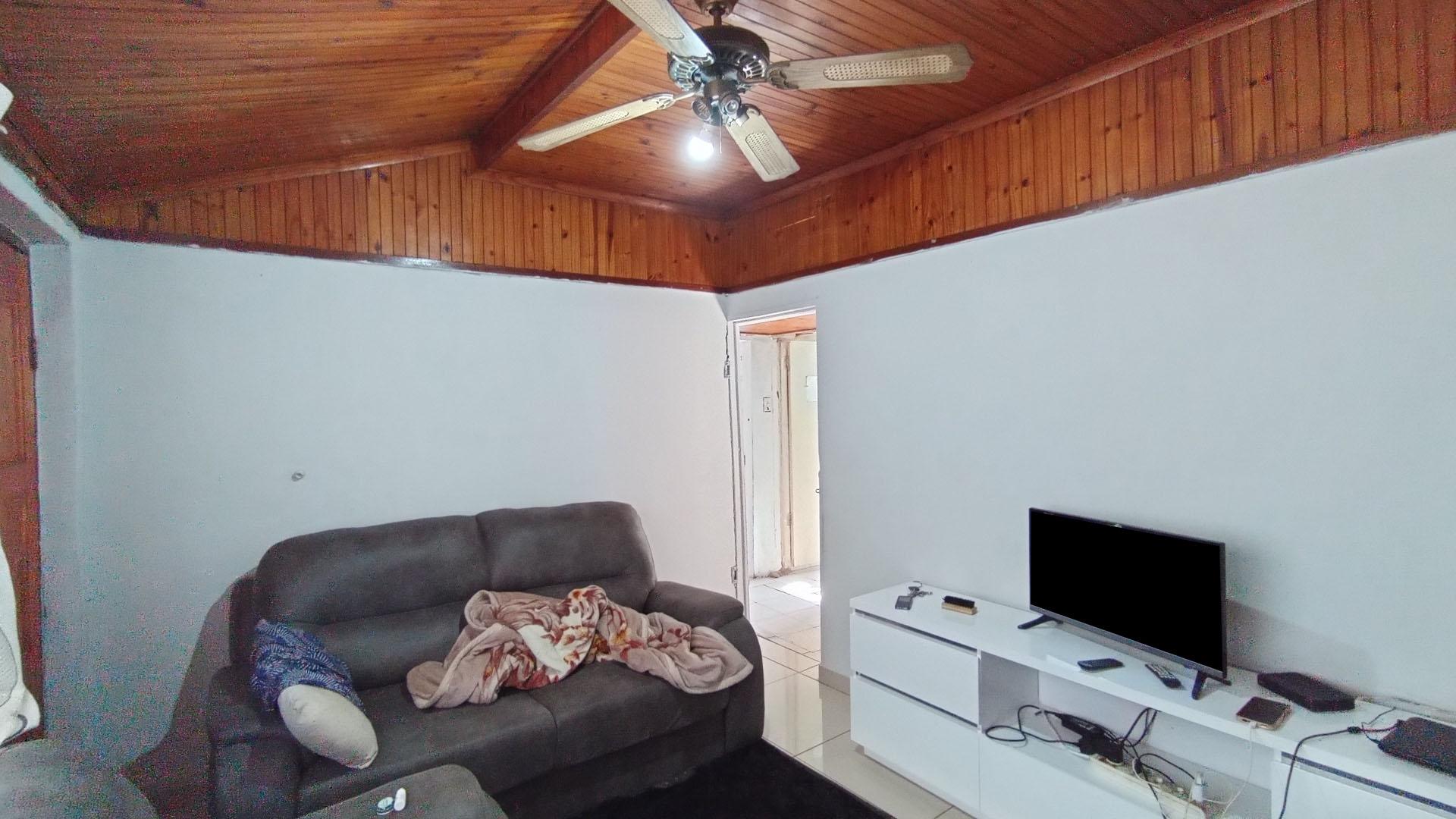 Lounges - 12 square meters of property in Nseleni A