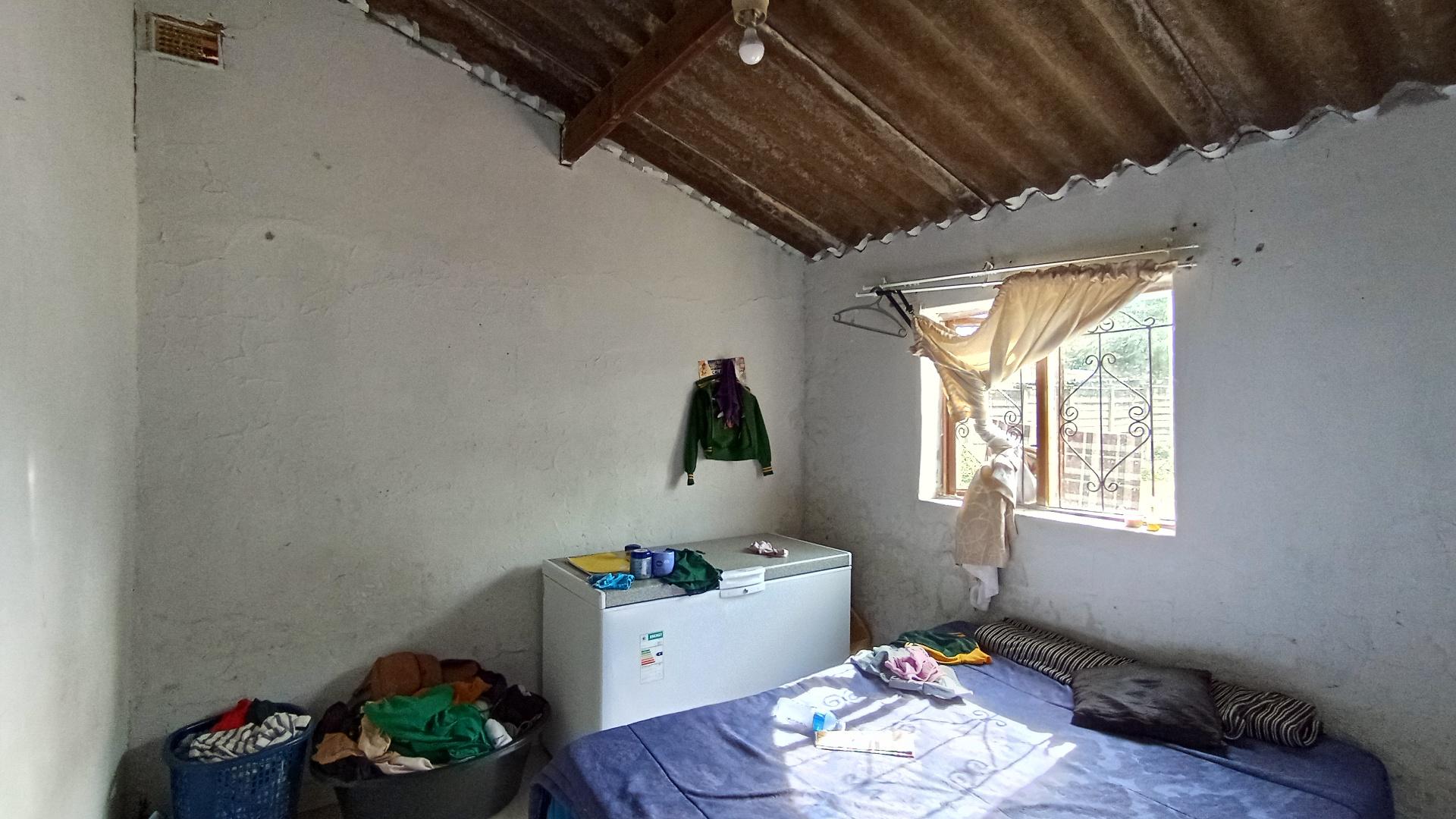 Bed Room 2 - 9 square meters of property in Nseleni A
