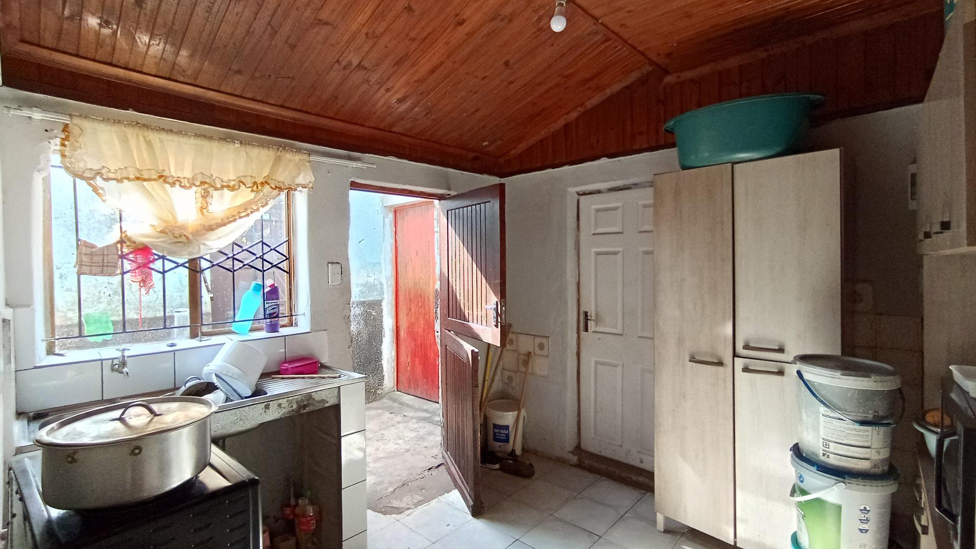 Kitchen - 9 square meters of property in Nseleni A