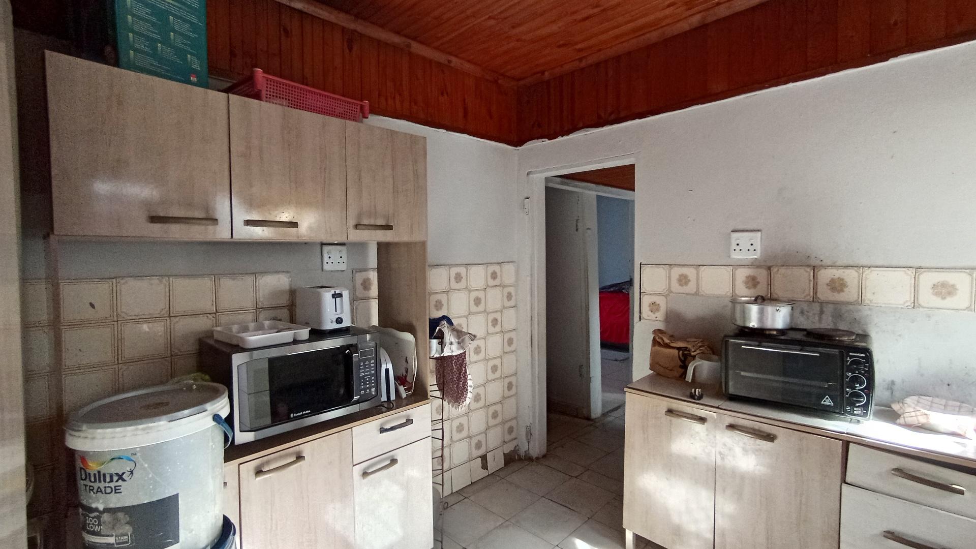 Kitchen - 9 square meters of property in Nseleni A