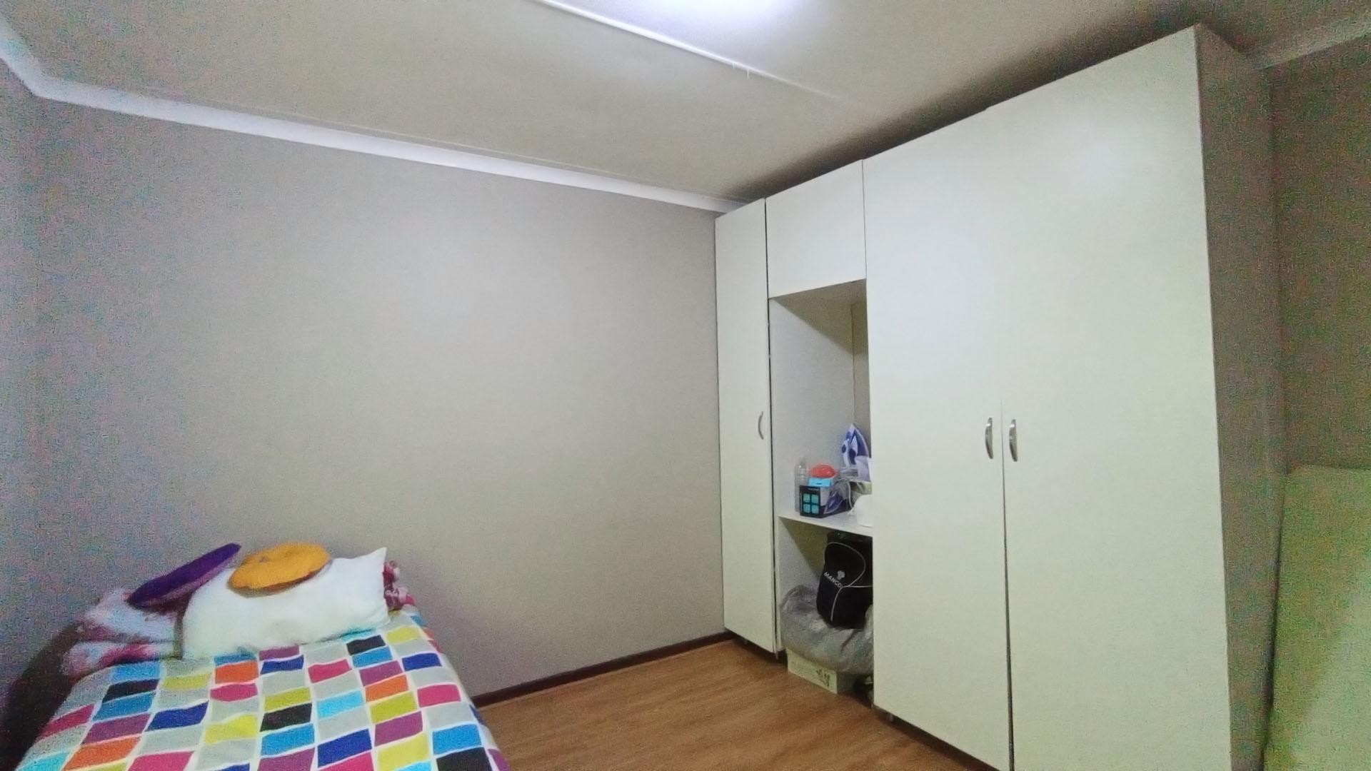 Bed Room 3 - 16 square meters of property in Clarendon