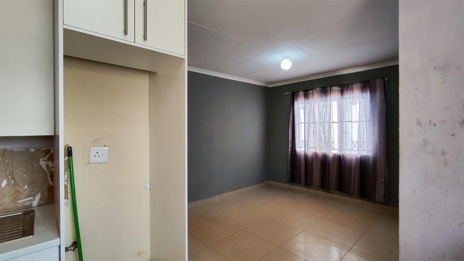 Kitchen - 9 square meters of property in Dawn Park