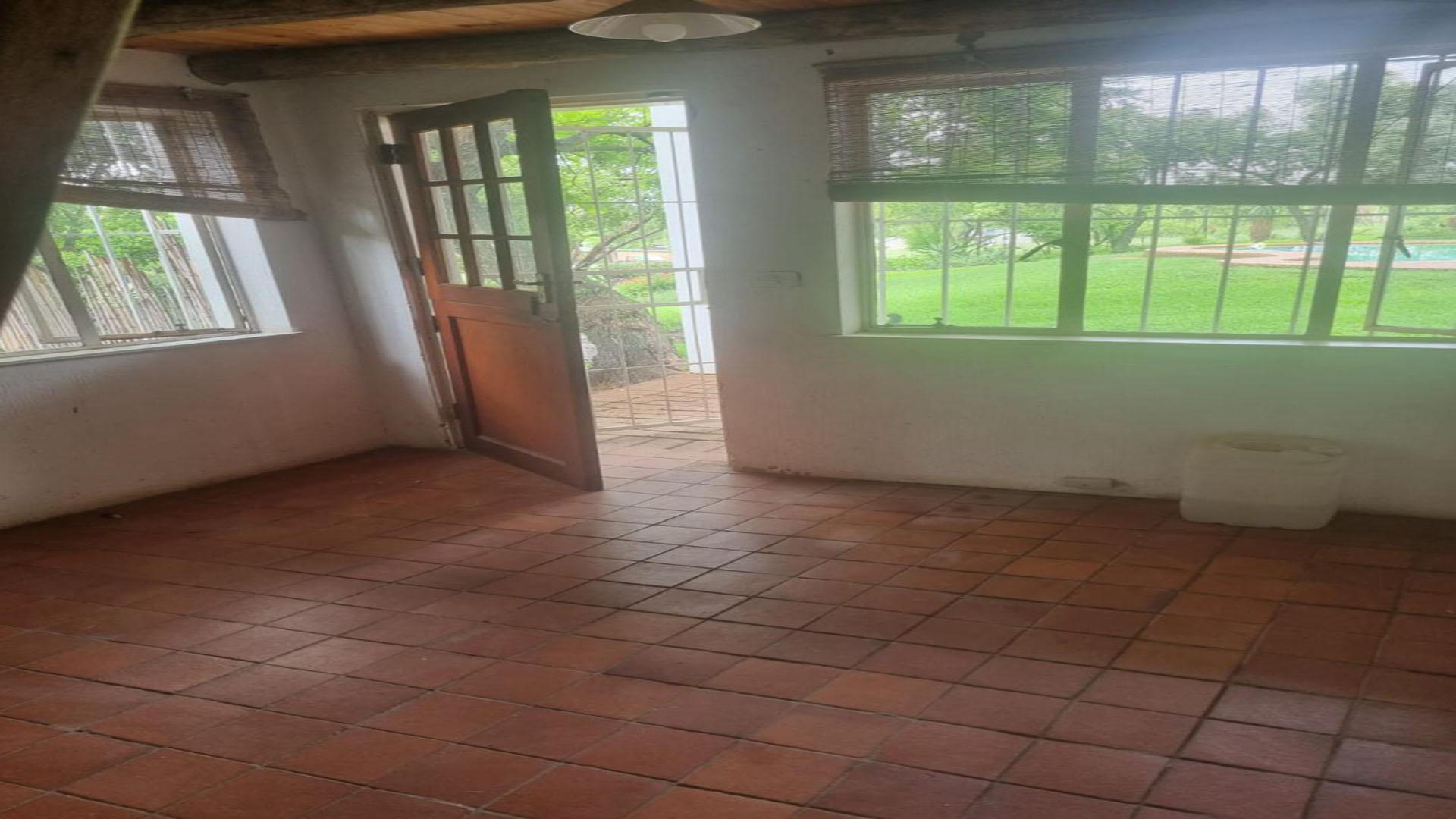 Lounges of property in Farmall A.H.