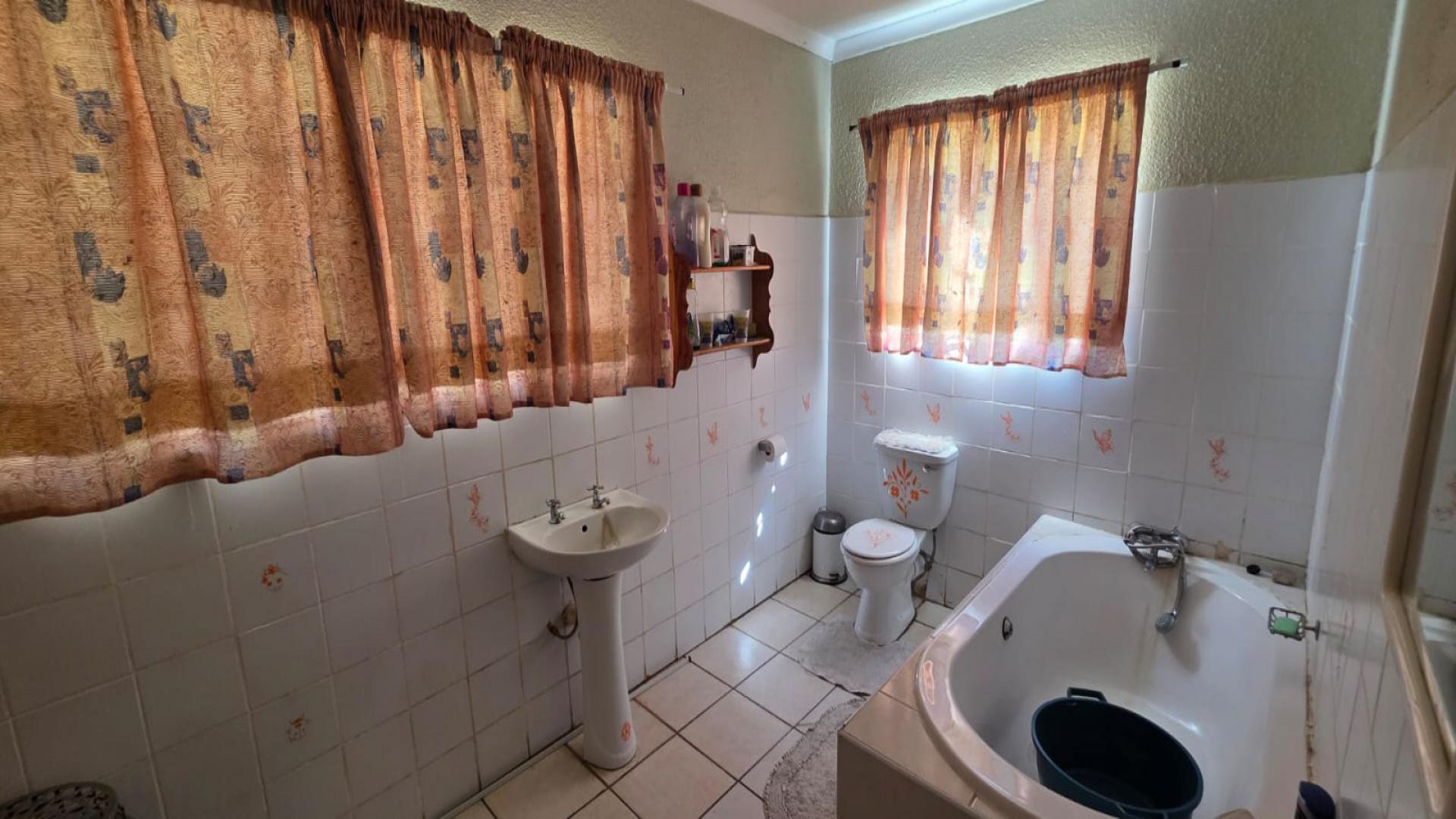 Bathroom 1 of property in Ventersdorp